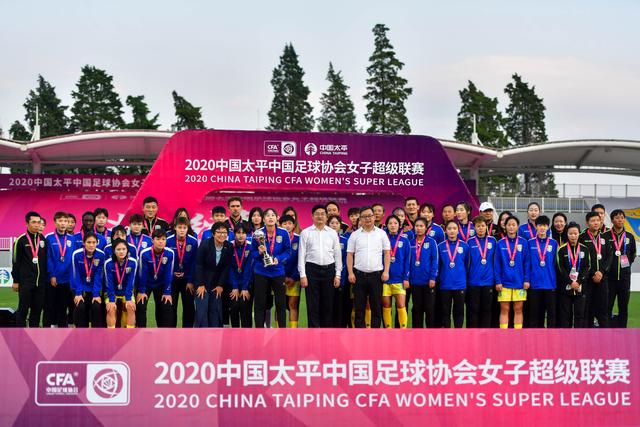 罗西：梅西的国家队退役令人惊讶，他仍有潜力继续踢球
